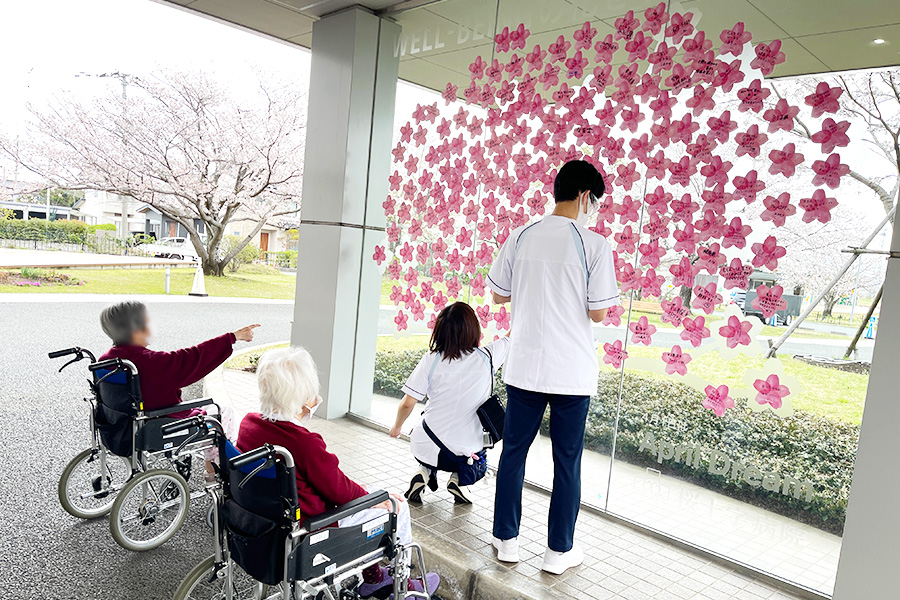 患者さまの夢を集めた桜の木